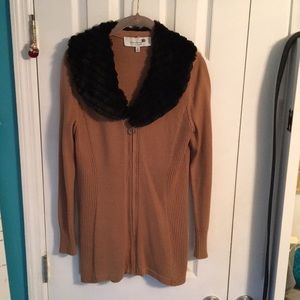 Liz Lange sweater jkt w/ removable faux fur collar